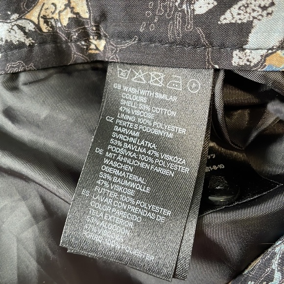 H&M Navy Floral High Waisted Flowy Skirt Size 8 - Picture 7 of 7